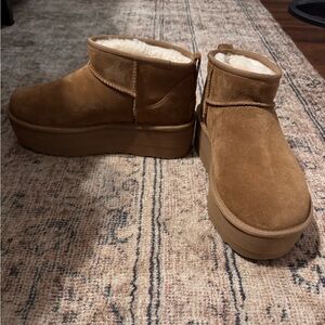 Ugg Platform Mini
